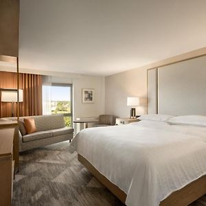 Club level Guest room 1 King